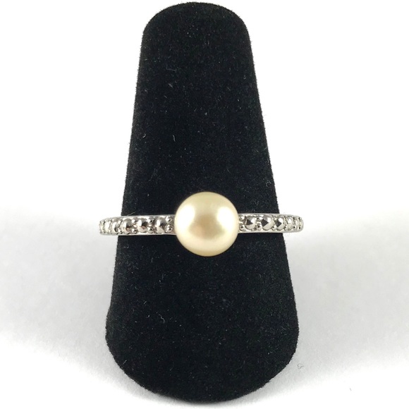 Vintage Jewelry - Vintage Sterling Silver 925 Pearl Ring Size 7.75